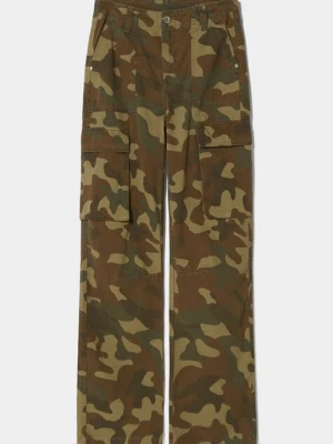 Bojówki Bershka zielony