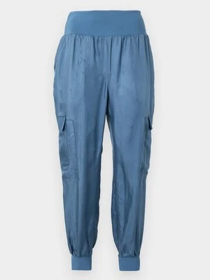 Bojówki Cinq à Sept