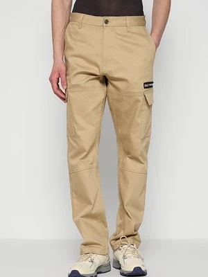 Bojówki Daily Paper