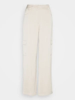 Bojówki Forever New