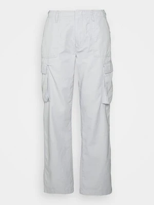 Bojówki Gina Tricot