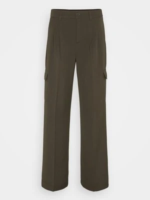 Bojówki Gina Tricot