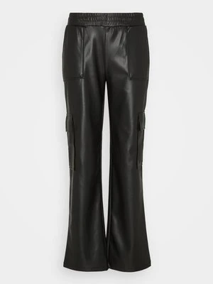 Bojówki Gina Tricot