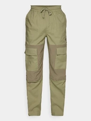 Bojówki New Balance