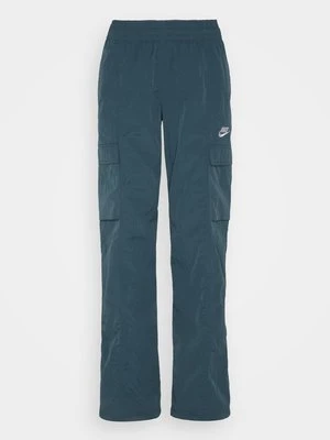 Bojówki Nike ciemnozielony
