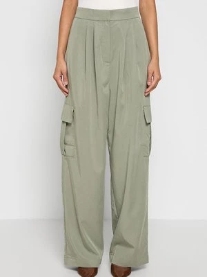 Bojówki Soaked in Luxury