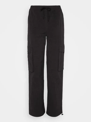 Bojówki Sofie Schnoor