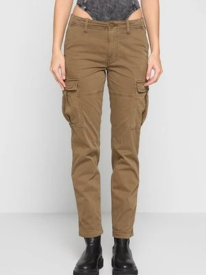 Bojówki Superdry & Co