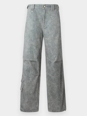 Bojówki Won Hundred