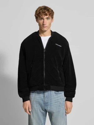 Bomberka z futerka z wyhaftowanym logo Pegador