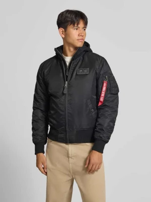 Bomberka z kieszenią zapinaną na zamek błyskawiczny na rękawie Alpha Industries Czarny