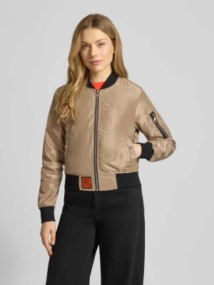 bomberka z naszywką z logo i kieszenią zapinaną na zamek błyskawiczny na rękawie Original Bombers