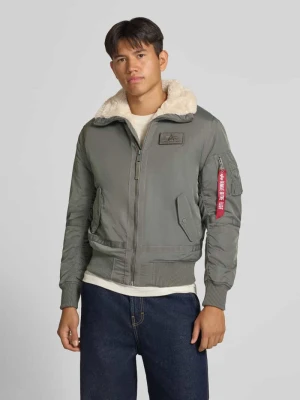 Bomberka z naszywką z logo i kołnierzykiem typu kent Alpha Industries Oliwkowy