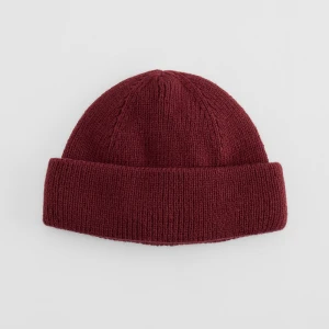 Bordowa czapka beanie z wywijanym dołem House