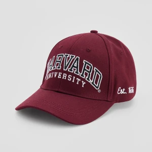 Bordowa czapka z daszkiem i haftem Harvard University House
