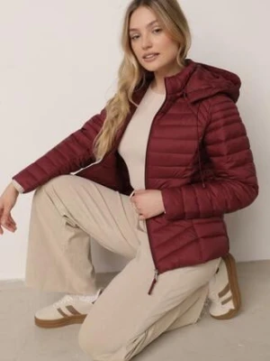 Bordowa Klasyczna Kurtka Przejściowa z Pikowaniem i Odpinanym Kapturem Pretiella