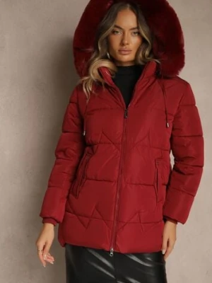 Bordowa Klasyczna Kurtka z Pikowanymi Przeszyciami i Kapturem z Futrem Mundrie j.style