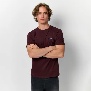 Bordowa koszulka z naszywką House