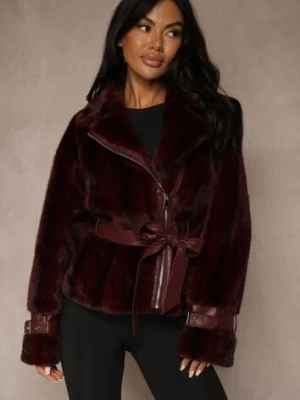 Bordowa Kurtka Futerko z Paskiem z Imitacji Skóry Zdobiona Klamerkami Jynlisa