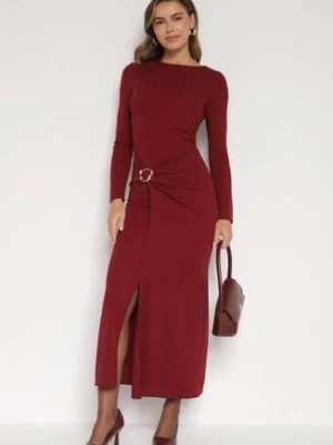 Bordowa Sukienka Koktajlowa z Aplikacją z Marszczeniem na Biodrach Rariana
