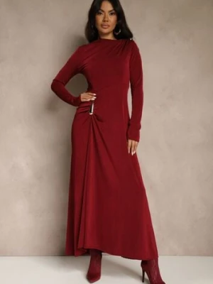 Bordowa Sukienka Koktajlowa z Marszczeniem i Metaliczną Ozdobą Retanda