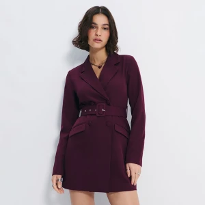Bordowa sukienka marynarkowa mini z paskiem House