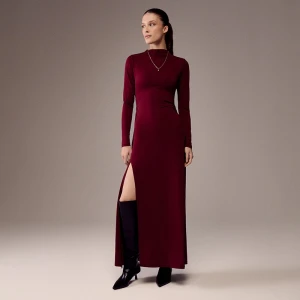 Bordowa sukienka maxi fit&flare z długimi rękawami House