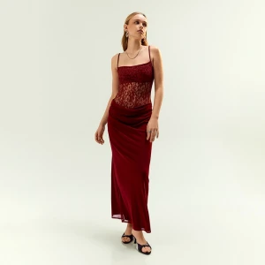 Bordowa sukienka maxi z koronkową wstawką House