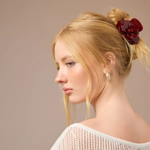 Bordowa szdobna spinka do włosów z motywem róży House