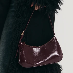 Bordowa torebka bagietka z połyskującej sztucznej skóry House