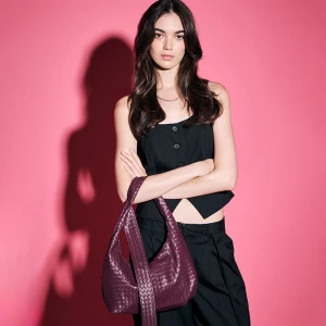 Bordowa torebka typu hobo z imitacji skóry House