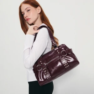 Bordowa torebka typu kuferek z nitami House