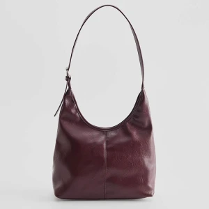 Bordowa torebka z półoktągłym zapięciem House