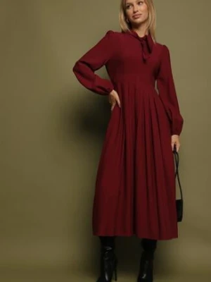 Bordowa Wiskozowa Plisowana Sukienka z Wiązaniem Asorrise unigirl