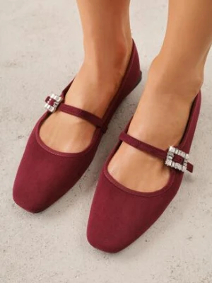 Bordowe Balerinki z Imitacji Zamszu z Paskiem z Biżuteryjną Klamerką Elintora