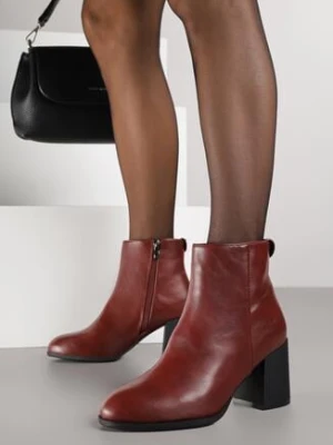 Bordowe Botki do Kostki Vices na Słupkowym Obcasie z Okrągłą Aplikacją z Tyłu Wadvire