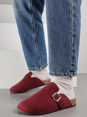 Bordowe Klapki z Ozdobnym Paskiem i Klamrą Calevelis