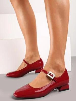 Bordowe Lakierowane Czółenka na Niskim Słupku z Biżuteryjną Sprzączką z Cyrkoniami Loberta