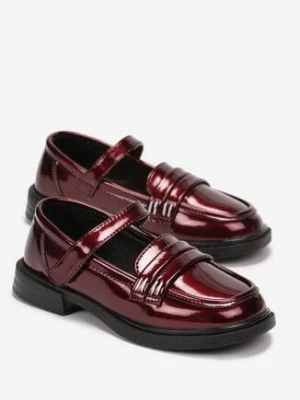 Bordowe Lakierowane Półbuty w Stylu Mokasynów z Paskiem Evarise