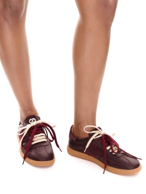 Bordowe sneakersy skórzane CARINII B10331-688-000-000-000