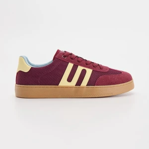 Bordowe sneakersy w stylu retro House