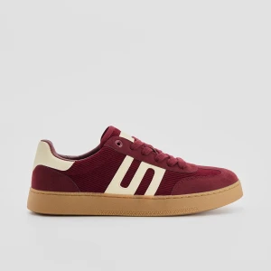 Bordowe sneakersy w stylu retro z imitacji zamszu House