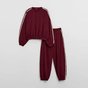 Bordowy komplet dzianinowy loungewear z lampasami House