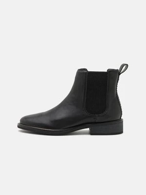 Botki Clarks