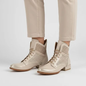 Botki damskie Maciejka, cholewka ze skóry naturalnej gładkiej z perforowanymi panelami klasyczne sznurowanie krótka cholewka zaokrąglony nosek stabil