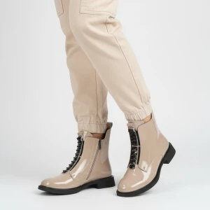 Botki damskie S. Barski, lakierowane skórzane na płaskim obcasie i zapinane na zamek, beżowe, MR52-108 S.Barski