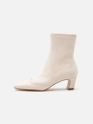 Botki do kostki Steve Madden mleczny