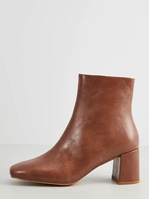 Botki Head Over Heels