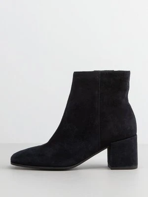 Botki Kennel + Schmenger