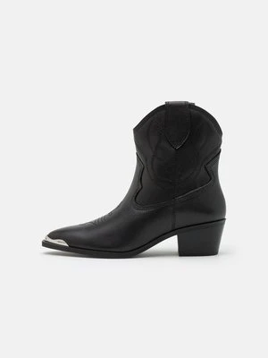 Botki kowbojki i motocyklowe ALDO